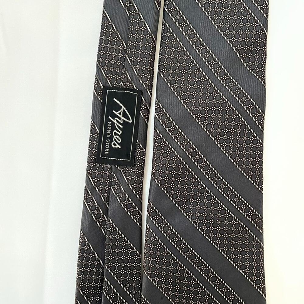 Yves Saint Laurent Mens Silk Neck Tie 54" Gray Geometric Print Wide Grey Stripes - Picture 2 of 9